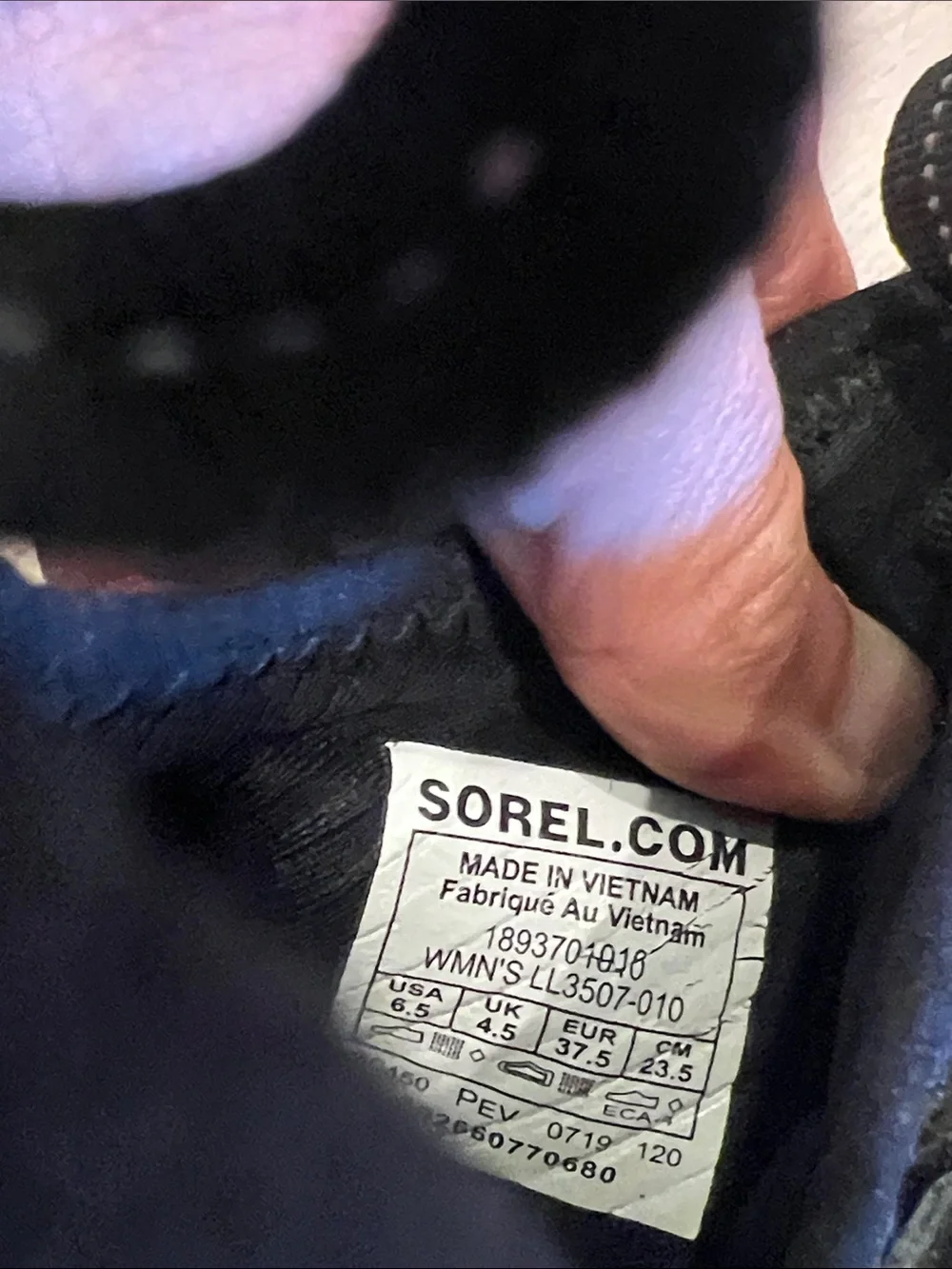 Sorel Women’s Black Slip-On Athletic Sneakers 6.5